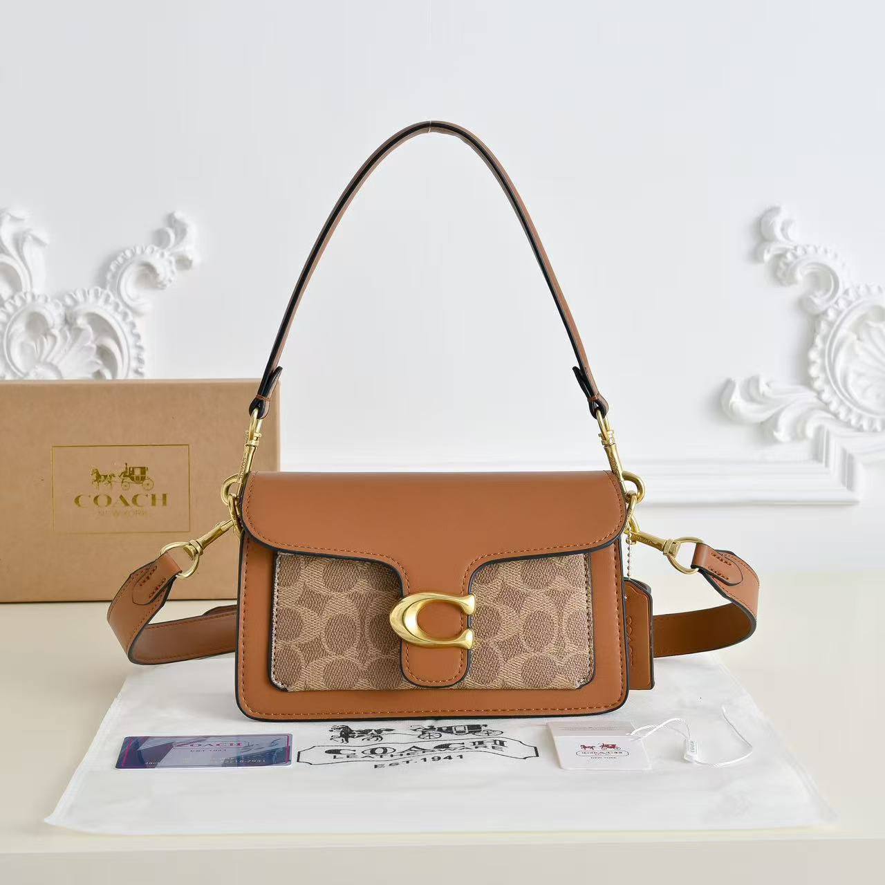 Coach
21cm 

100 dhs✅

Withbox
🎁🎁🎁

Zain143
♥️♥️♥️