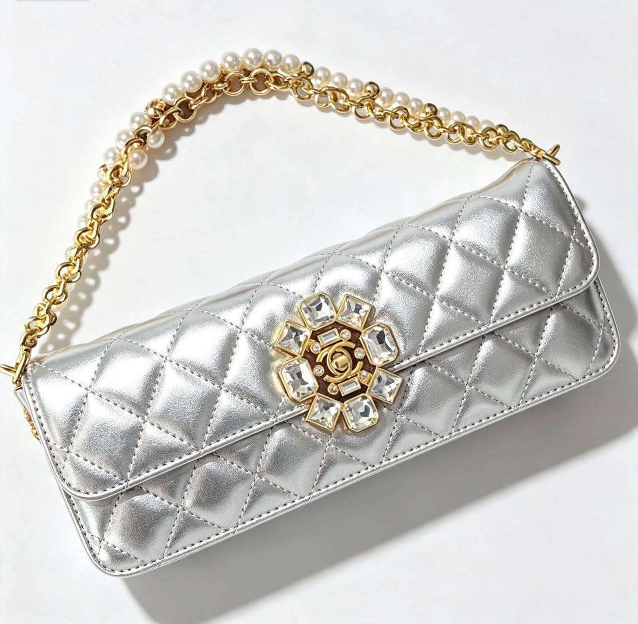 Chanel
130 dhs🇦🇪🇦🇪
High-quality magnetic box

Zain35
♥️♥️♥️