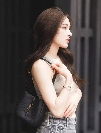 YSL 

HIGH QUALITY 

WITH BOX 

100 dhs🇦🇪🇦🇪🇦🇪

Zain295
♥️♥️♥️