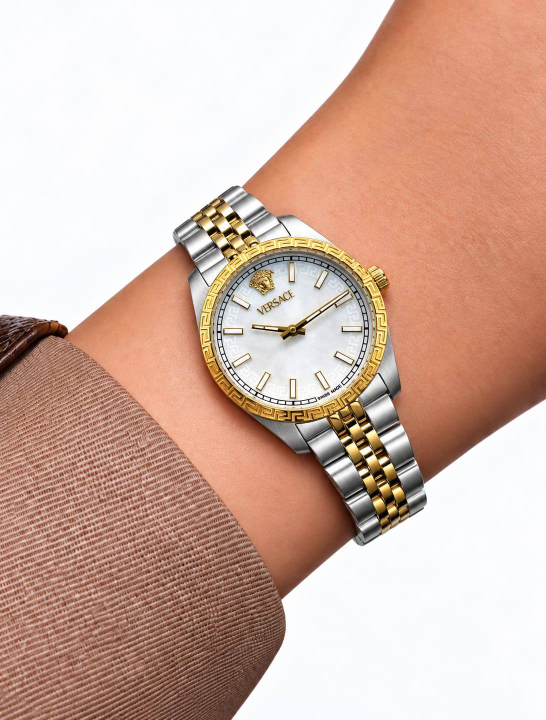 Versace 

watch for ladies 

good quality 

280 dhs🇦🇪🇦🇪

(size 36mm)'

Zain59
♥️♥️♥️