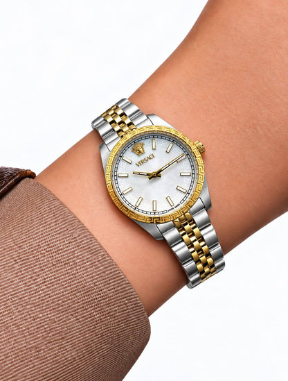 Versace 

watch for ladies 

good quality 

280 dhs🇦🇪🇦🇪

(size 36mm)'

Zain59
♥️♥️♥️