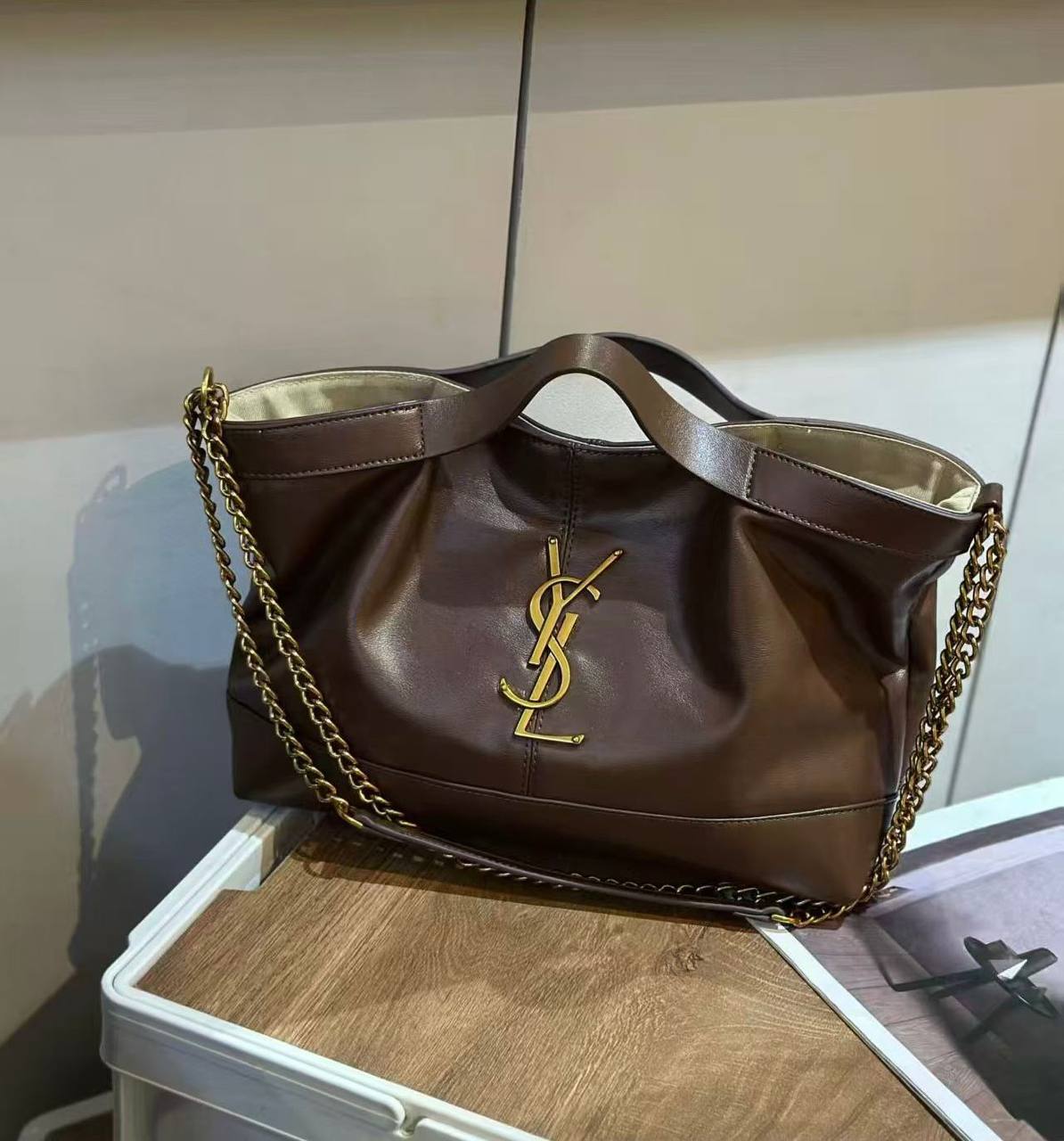 YSL 
GOOD QUALITY 
120 dhs🇦🇪🇦🇪

Zain295
♥️♥️♥️