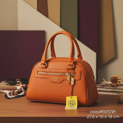 FENDI  ᴢᴜᴄᴄᴀ ᴛᴏᴘ ʜᴀɴᴅ
ғғ ᴊᴀᴄǫᴜᴀʀᴅ ᴄᴀɴᴠᴀs  ᴀɴᴅ 
ᴍᴀᴛᴛᴇ ʟᴇᴀᴛʜᴇʀ ᴍᴀᴛᴇʀɪᴀʟ
ɢᴏʟᴅ ʜᴀʀᴅᴡᴀʀᴇ
ᴡɪᴛʜ ʟᴏɴɢ ʙᴇʟᴛ sᴛʀᴀᴘ
sɪᴢᴇ : 28 cm

70 dhs🇦🇪

Zain31
♥️♥️♥️