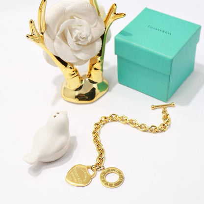Tiffany ❤️‍🔥*
Bracelet 🐦‍🔥
Master quality 💯
With normal boxes 📦 
45 dhs🪙🌺
With master box 🗃️ 
80 dhs🪙🌺

Zain216
♥️♥️♥️