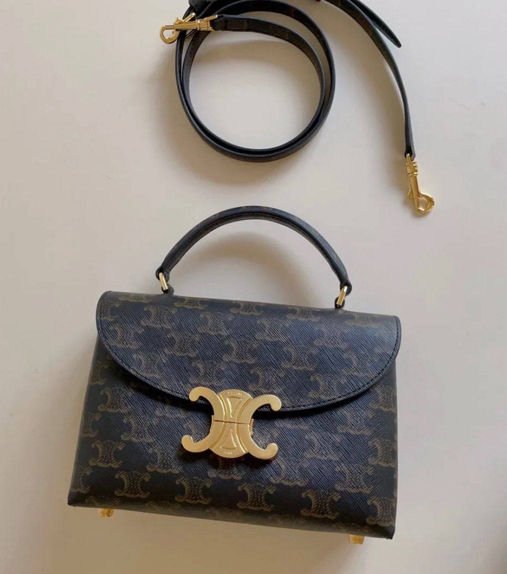 Celine - MK
90 dhs🪙🌨️

With box
🎁🎁🎁

Zain35
♥️♥️♥️