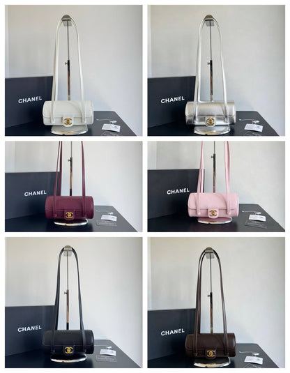 CHANEL

best quality 
with box

115 dhs🇦🇪🇦🇪🇦🇪

size20CM

Zain290
♥️♥️♥️