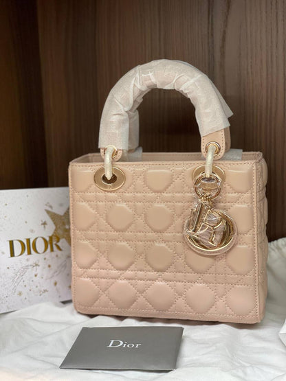 Super Master Bags +++
Loro Piana
Dior
Goyard
Miu Miu 
For Price 👇 WTSP Text Zain 0568585901

Zain255
♥️♥️♥️