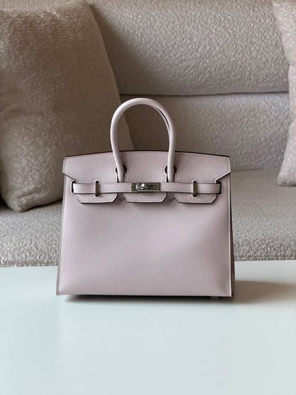 Hermes birkin 25cm💕super master quality😍with box❤️
600 dhs🇦🇪🇦🇪

Zain52
♥️♥️♥️