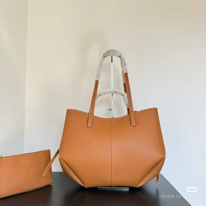 Polen
Master💓💓
340 dhs✅

Zain10
♥️♥️♥️