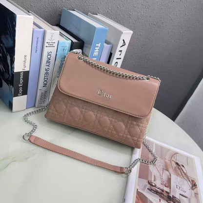 Dior 
good quality
95 dhs✅

Zain278
♥️♥️♥️