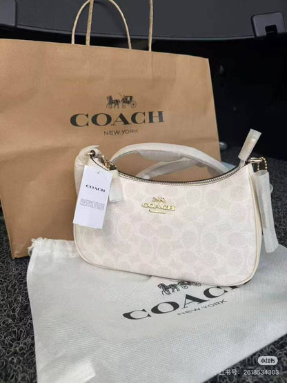 COACH

Size  26cm

Withbox

100 dhs✅

Zain04
♥️♥️♥️