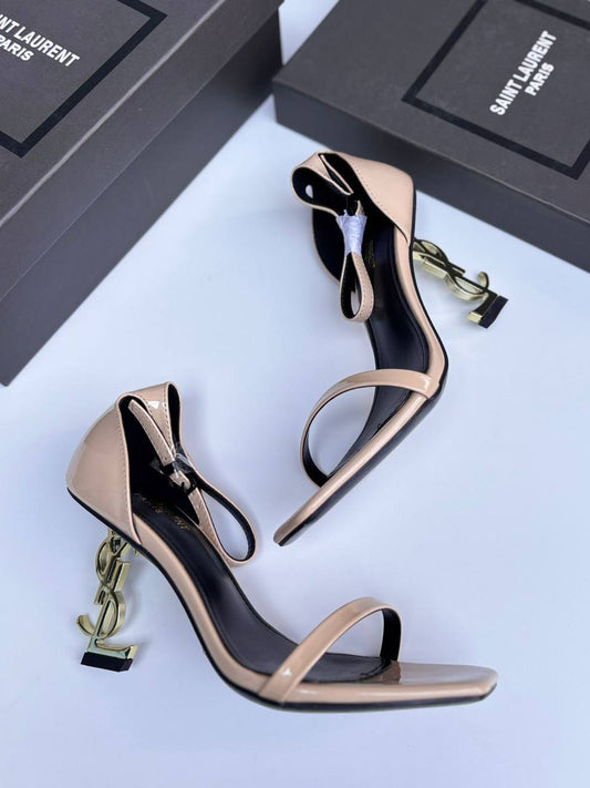 YSL
120 dhs🪙💕
Size 36-42

Zain30
♥️♥️♥️