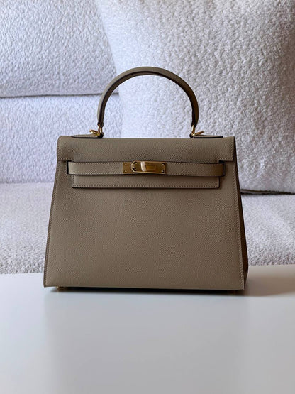 Hermes
kelly epsom 28cm💥Master quality ✅with box📦
460 dhs✅

Zain52
♥️♥️♥️