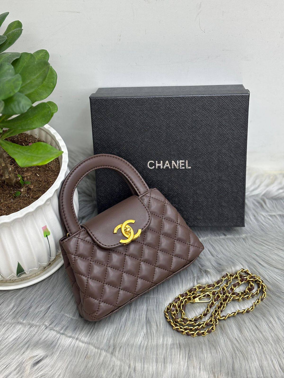 Chanel

with box
🎁🎁🎁

90 dhs🗽

Zain244
♥️♥️♥️