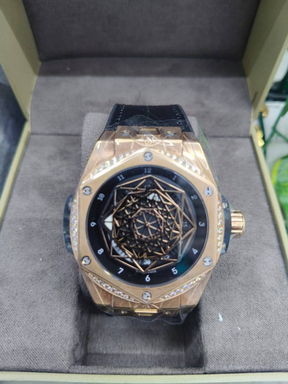 Super Master Xxx
Hublot master 
900 dhs✅,🥰👍

Zain25
♥️♥️♥️