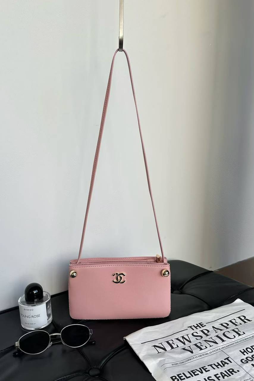 Chanel
withbox 
95 dhs🇦🇪🇦🇪

Zain143
♥️♥️♥️