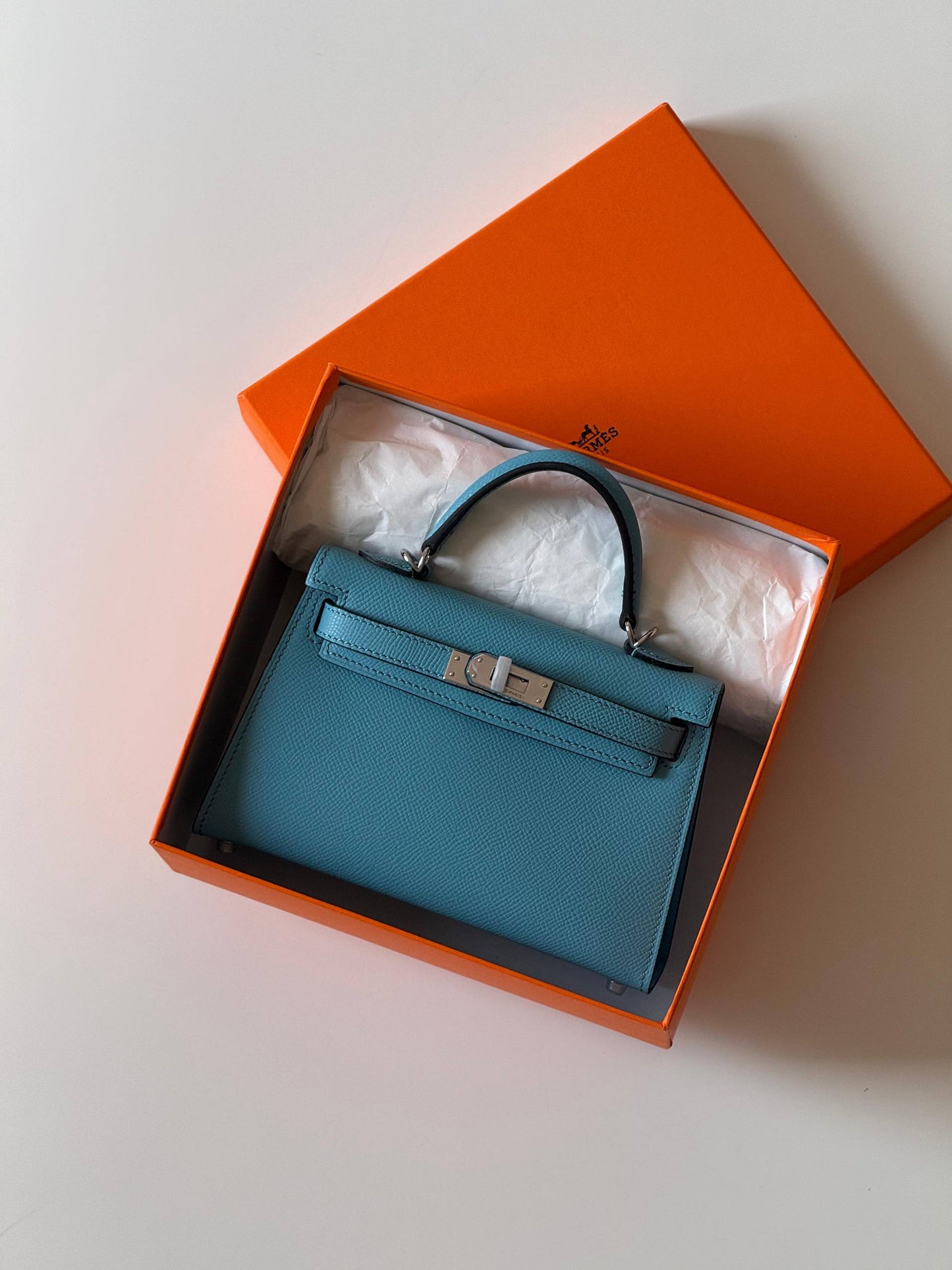 Hermes minikelly 19cm💕master quality😍

with box❤️
🎁🎁🎁

340 dhs🪙🌨️

Zain52
♥️♥️♥️