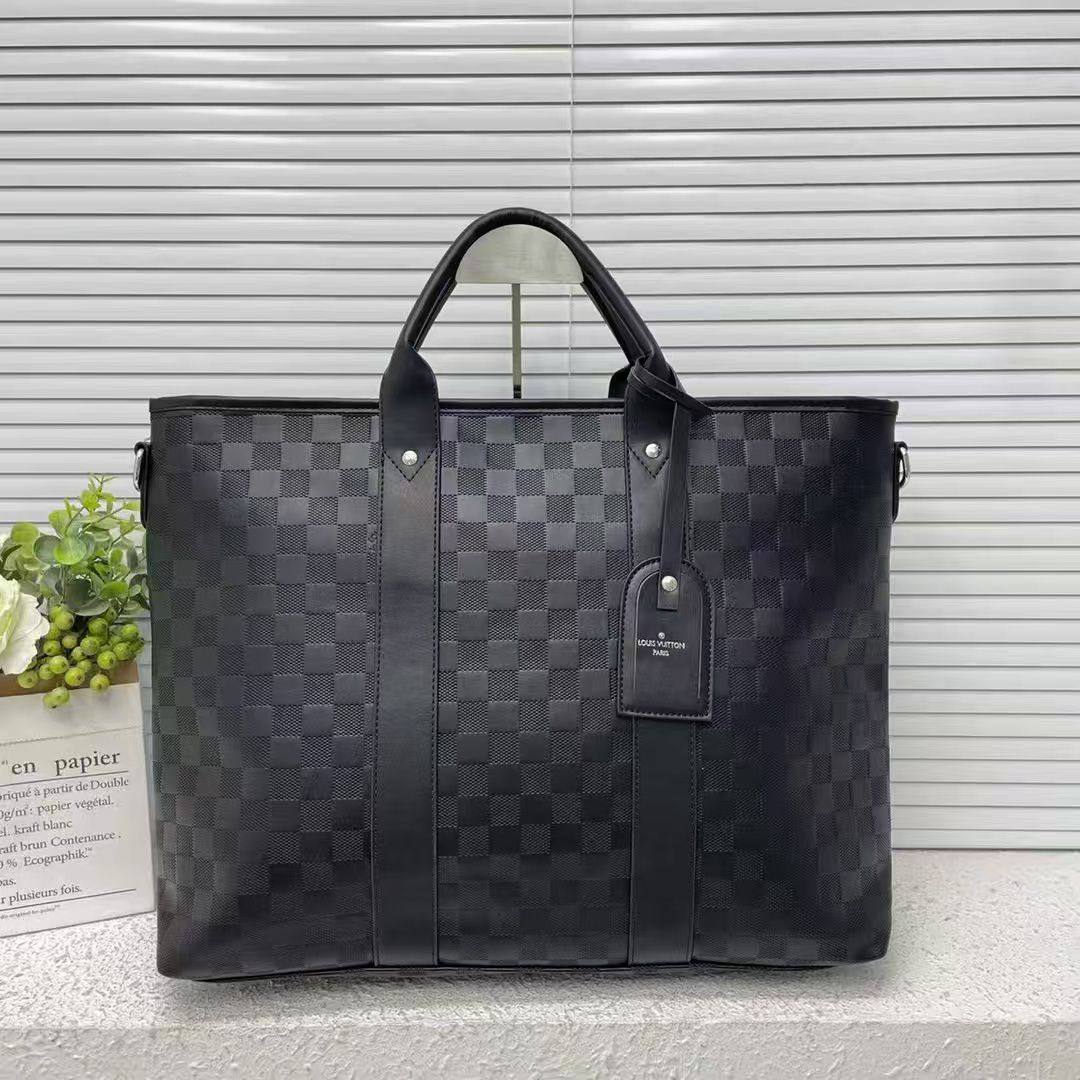 LV

size  47×34×16cm     
Briefcase computer bag 

110 dhs🇦🇪🇦🇪
Zain04
♥️♥️♥️