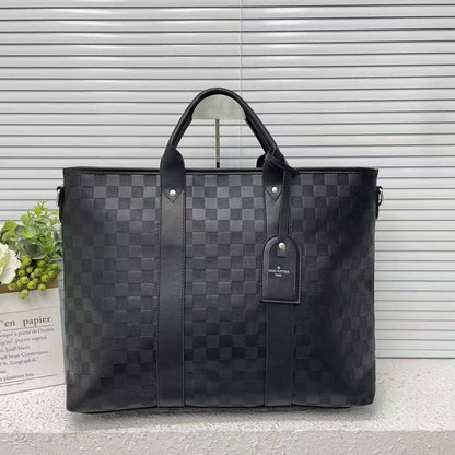 LV

size  47×34×16cm     
Briefcase computer bag 

110 dhs🇦🇪🇦🇪
Zain04
♥️♥️♥️