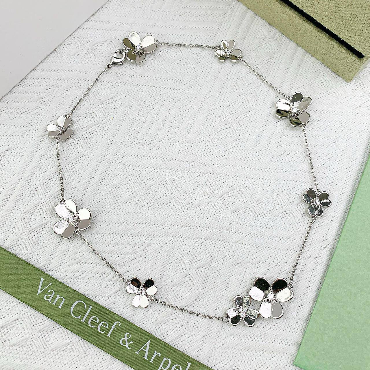 VCA set* 🦋
Necklace 
Earrings 
Ring adjustable 
*Master quality* 🍁

180 dhs🪙🌨️
normal box 📦

Zain48
♥️♥️♥️