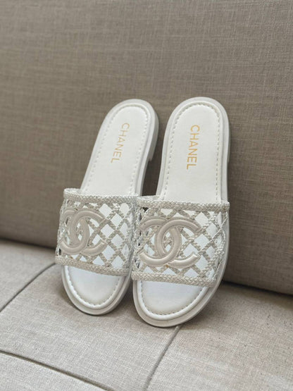 Chanel
✨ 𝐍𝐞𝐰 𝐂𝐨𝐥𝐥𝐞𝐜𝐭𝐢𝐨𝐧
✨ 𝐒𝐮𝐩𝐞𝐫 𝐌𝐚𝐬𝐭𝐞𝐫 𝐐𝐮𝐚𝐥𝐢𝐭𝐲
✨ 𝐀𝐯𝐚𝐢𝐥𝐚𝐛𝐥𝐞 𝐍𝐨𝐰
✨ 𝐒𝐢𝐳𝐞𝐬: 𝟑𝟔 — 𝟒𝟏
450 dhs✅

Zain298
♥️♥️♥️