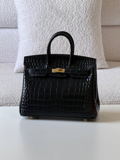 Hermes

birkin croc 25cm💥
Master quality ✅
with box📦

780 dhs❣️

Zain52
♥️♥️♥️