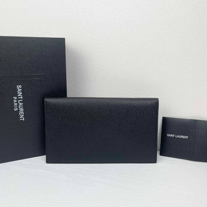YSL 
COPY ONE 
WITH BOX 
190 dhs🇦🇪🇦🇪

Zain295
♥️♥️♥️