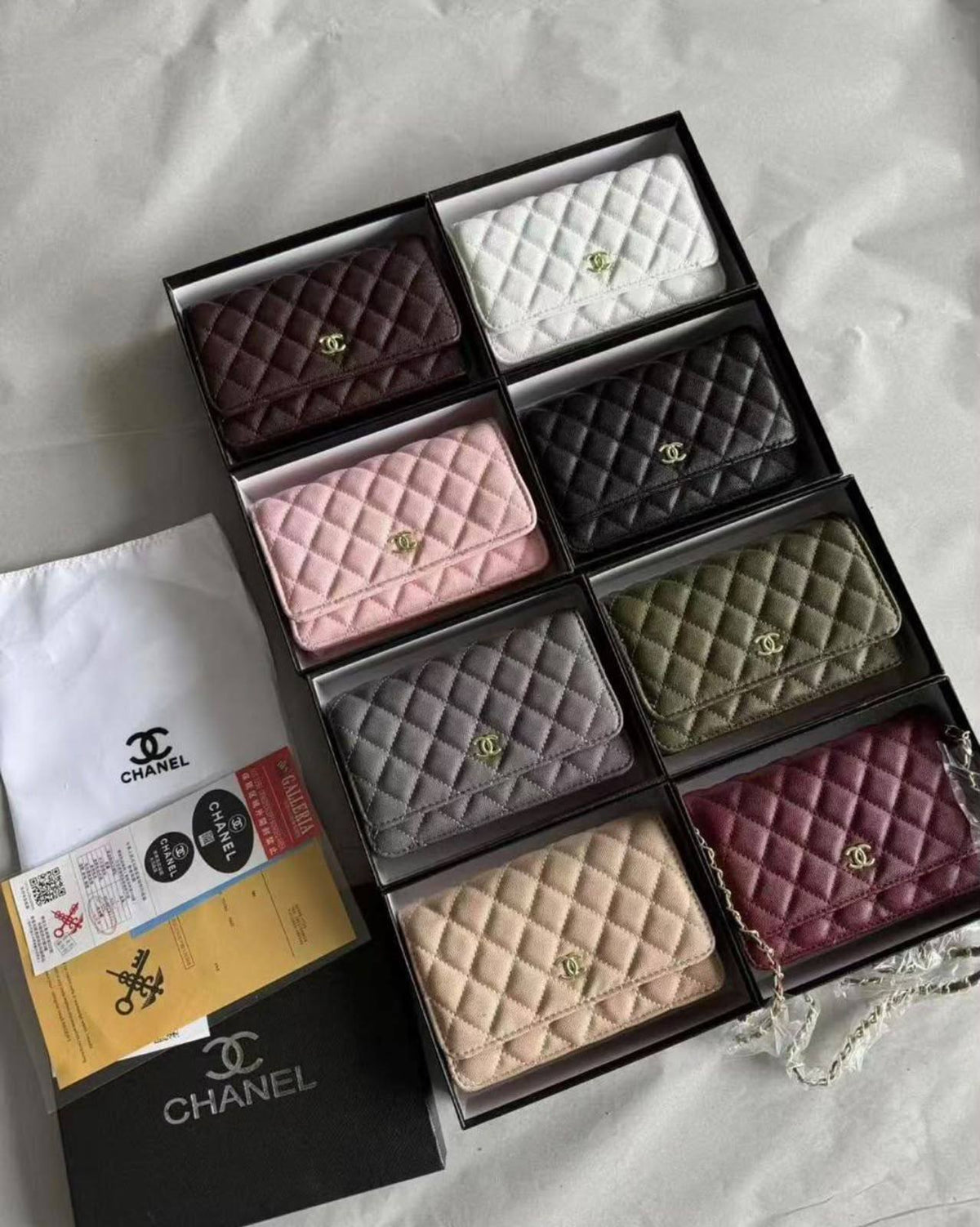 Chanel
90 dhs🇦🇪🇦🇪

with box

Zain90
♥️♥️♥️