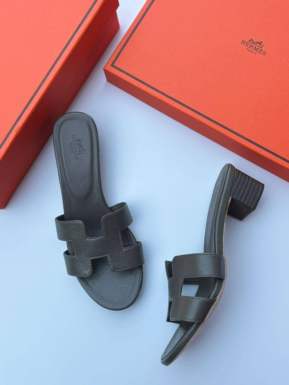 Hermes
Size 36-41
110 dhs❤️

Zain30
♥️♥️♥️