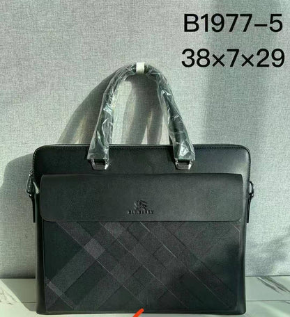 Laptop bags 
good quality 
110 dhs💓

Zain278
♥️♥️♥️