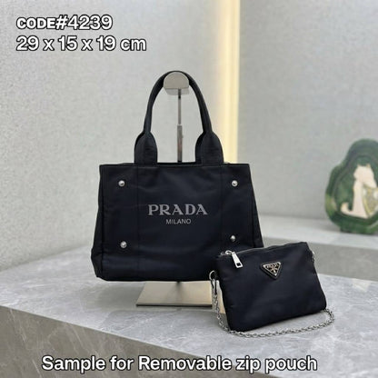 Prada ᴛᴏᴘ ʜᴀɴᴅʟᴇ 
ᴄʀᴏssʙᴏᴅʏ ʙᴀɢ
ʀᴇᴍᴏᴠᴀʙʟᴇ ᴢɪᴘ ᴘᴏᴜᴄʜ
ᴡɪᴛʜ ᴄʜᴀɪɴ sᴛʀᴀᴘ
ᴀʟsᴏ ᴛʀɪᴍ ʟᴏɴɢ sᴛʀᴀᴘ
ɪɴ ɴʏʟᴏɴ ʙʟᴀᴄᴋ ᴍᴀᴛᴇʀɪᴀʟ
ɪɴ ɴᴀᴘᴘᴀ ʟᴏɢᴏ ᴛʀɪᴀɴɢʟᴇ
sɪʟᴠᴇʀ ʜᴀʀᴅᴡᴀʀᴇ
sɪᴢᴇ : 29 cm

90 dhs🇦🇪🇦🇪

Zain31
♥️♥️♥️