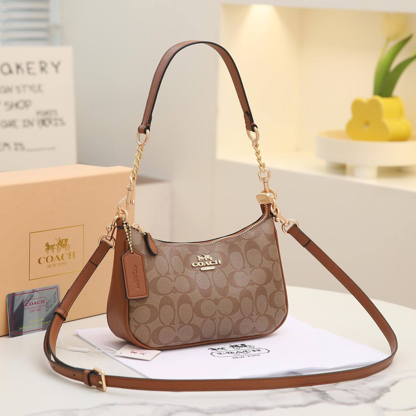 Coach

95 dhs🗽

with box
🎁🎁🎁

Zain38
♥️♥️♥️