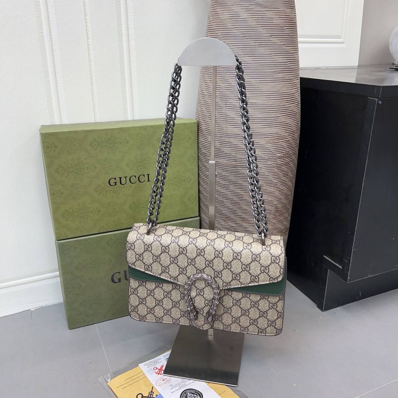 Gucci ᴅɪᴏɴʏsᴜs
ғʟᴀᴘ sʟɪɴɢ ʙᴀɢ
ᴍᴇᴛᴀʟ sɪʟᴠᴇʀ ʜᴀʀᴅᴡᴀʀᴇ
sɪᴢᴇ : 25 cm

ᴡɪᴛʜ BOX
🎁🎁🎁

75 dhs✅

Zain31
♥️♥️♥️