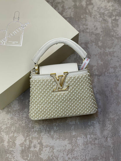 LV
High Quality offer
290 dhs🗽

Zain175
♥️♥️♥️