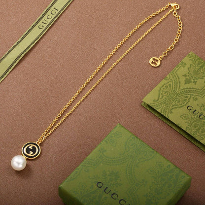 Gucci Set* 🍁
Necklace 
Earrings 
Master quality 💐

80 dhs🪙💚 normal box
🎁🎁🎁

Zain48
♥️♥️♥️