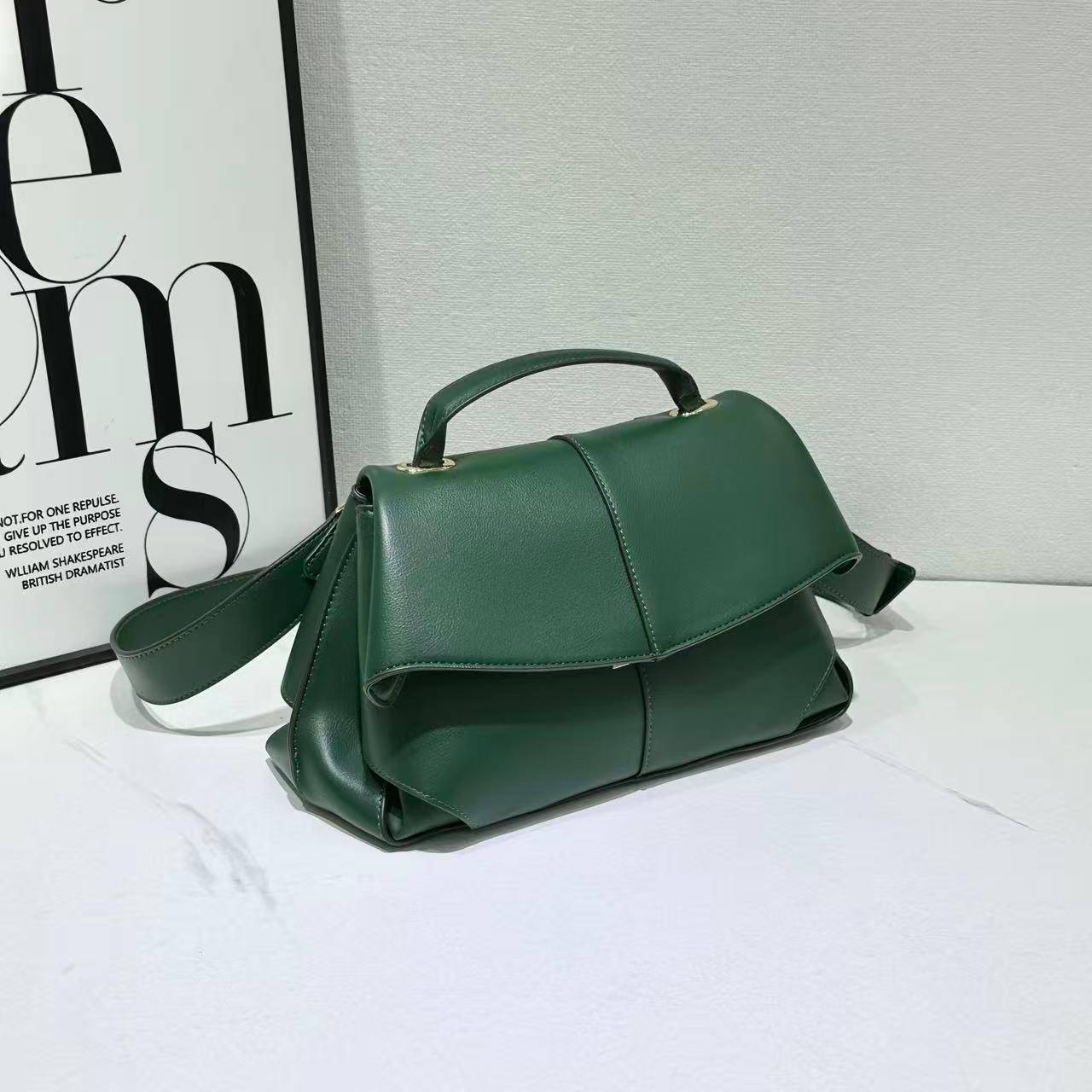 Polene 
size 30cm 
120 dhs💓

Zain161
♥️♥️♥️