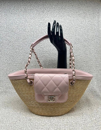 Super master

Lv
Chanel
Miu miu 

Zain313

For price contact whatsapp

00971507557372
♥️♥️♥️
