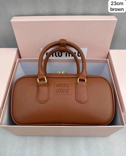 🌷 Miumiu
1⃣️ First quality +🎁
Size : 23 * 8 * 11 cm
85 dhs✅
with box🎁

Zain115
♥️♥️♥️