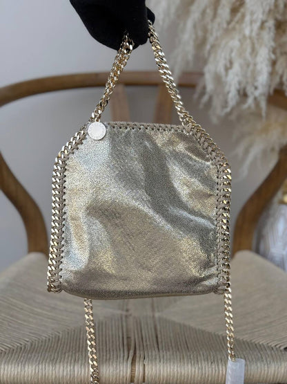 STELLA McCARTENY
18cm
330 dhs✅
Top quality

Zain167
♥️♥️♥️