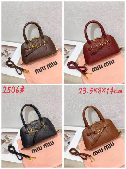 Miu Miu
High quality
90 dhs✅

Zain50
♥️♥️♥️