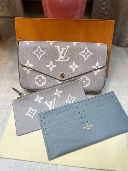 LV 3in1
22cm  

with box
🎁🎁🎁

90 dhs✅

Zain254
Zain44
♥️♥️♥️