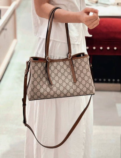 GUCCI 

NEW CAME GOOD QUALITY 
WITH BOX 
🎁🎁🎁

120 dhs💓

Zain39
♥️♥️♥️
