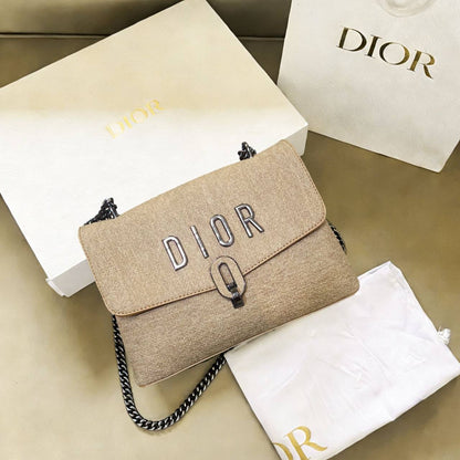 Dior
110 dhs✅ 

Zain46
♥️♥️♥️