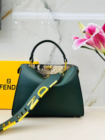 Fendi
High Quality
120 dhs🪙🌨️

Zain143
♥️♥️♥️