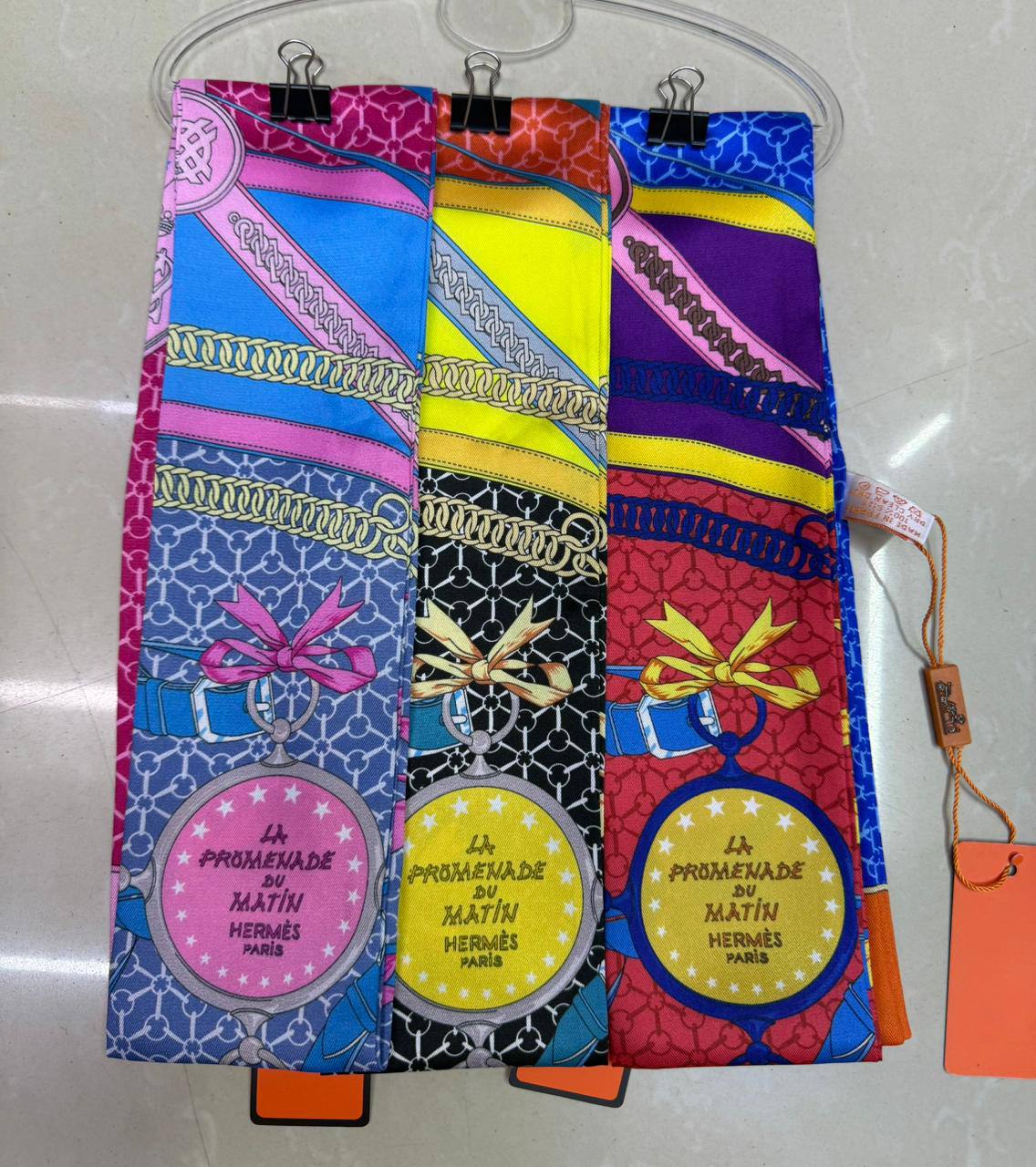 Silk   Bag scarf 
20 dhs💓

Zain93
♥️♥️♥️