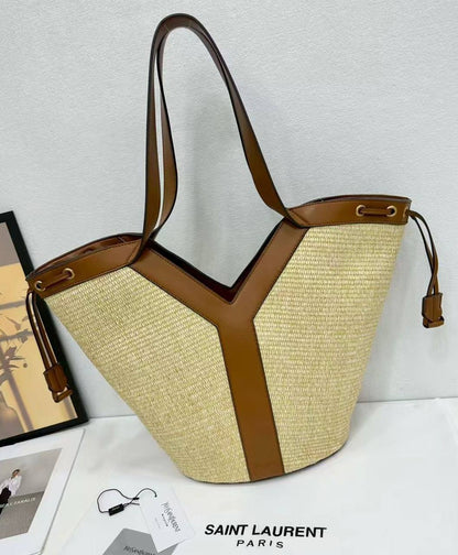 YSL
52*35*15 cm
95 dhs🇦🇪

Zain17
♥️♥️♥️