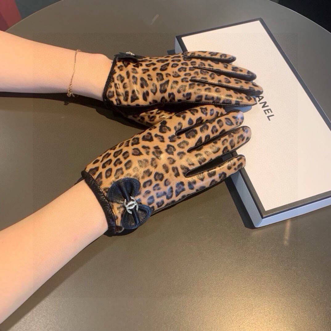 CHANEL GlOVES
VVIP QUALITY
WITH ORRIGINAL BOX
320 dhs🇦🇪🇦🇪

Zain281
♥️♥️♥️