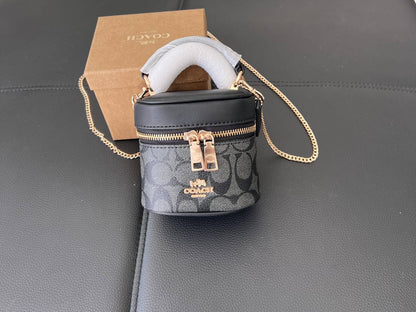 Coach
85 dhs✅

with box
🎁🎁🎁

 size  small

Zain26
♥️♥️♥️