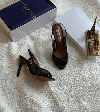 New. Aquazzura heel 

  Size  .  36.  to 41

120 dhs❣️

Zain80
♥️♥️♥️
