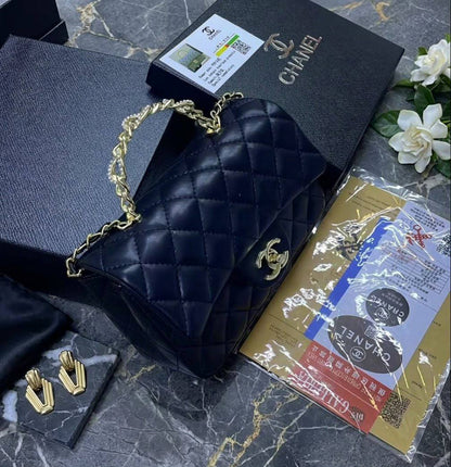 Chanel

20cm 

90 dhs with box

Zain72
♥️♥️♥️